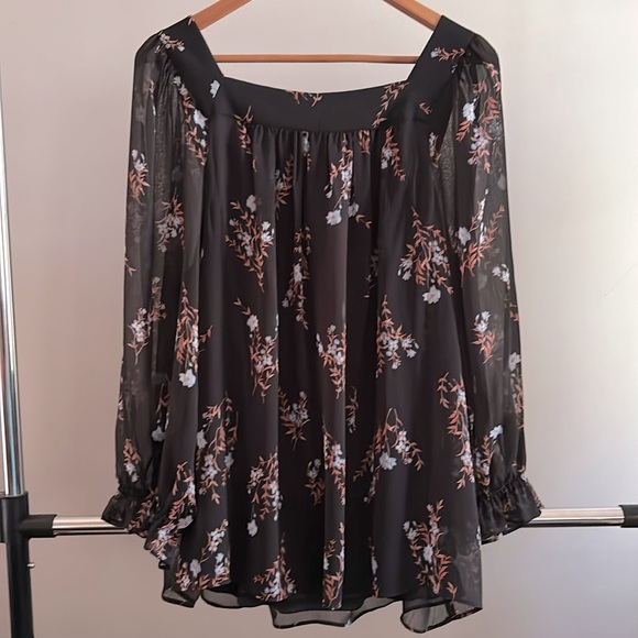 Lauren Conrad, women’s 1X, black with blue/rust floral pattern, sheer sleeves. - Picture 3 of 6